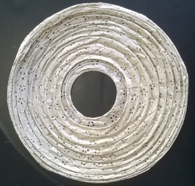 Boule chinoise moutarde fleurs 35cm