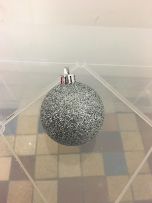 Boule argentée pailletée