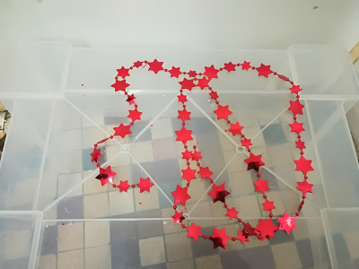 Guirlande d'étoiles rouge rigide