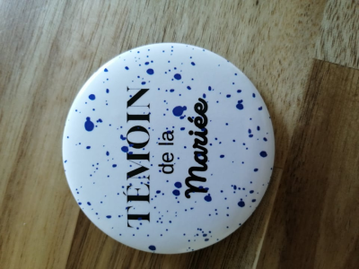 Badge témoin de la mariée bleu