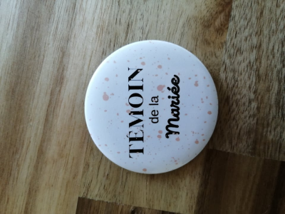 Badge Témoin de la mariée rose