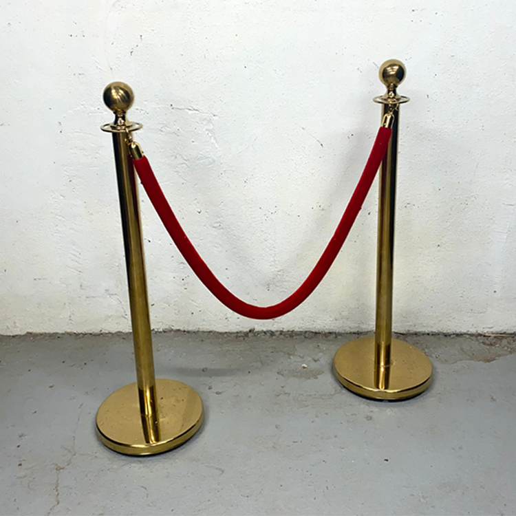 corde rouge - barrière entrée VIP