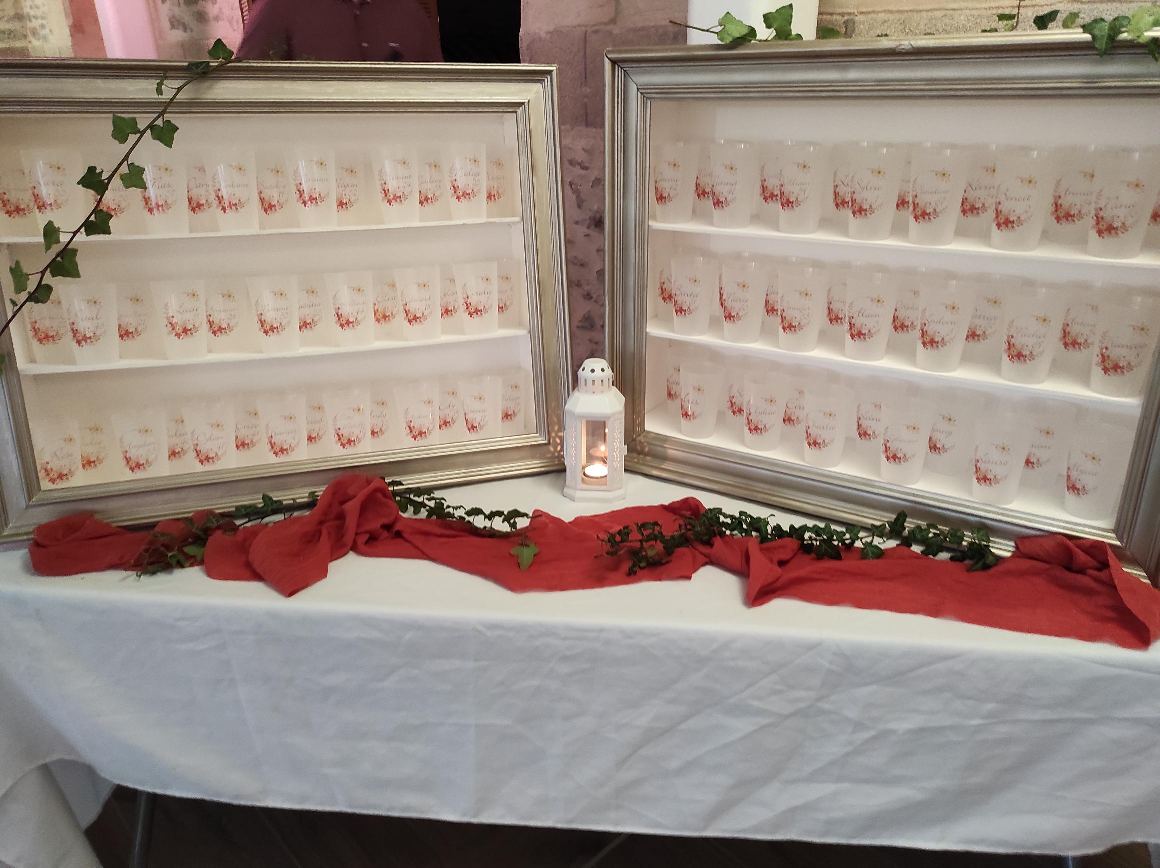 Etagère cadeaux ou gobelets petit modèle