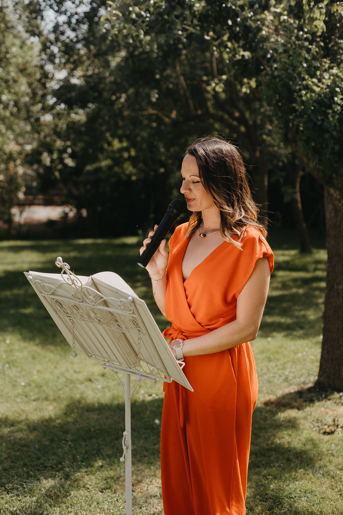 pupitre en fer forgé blanc