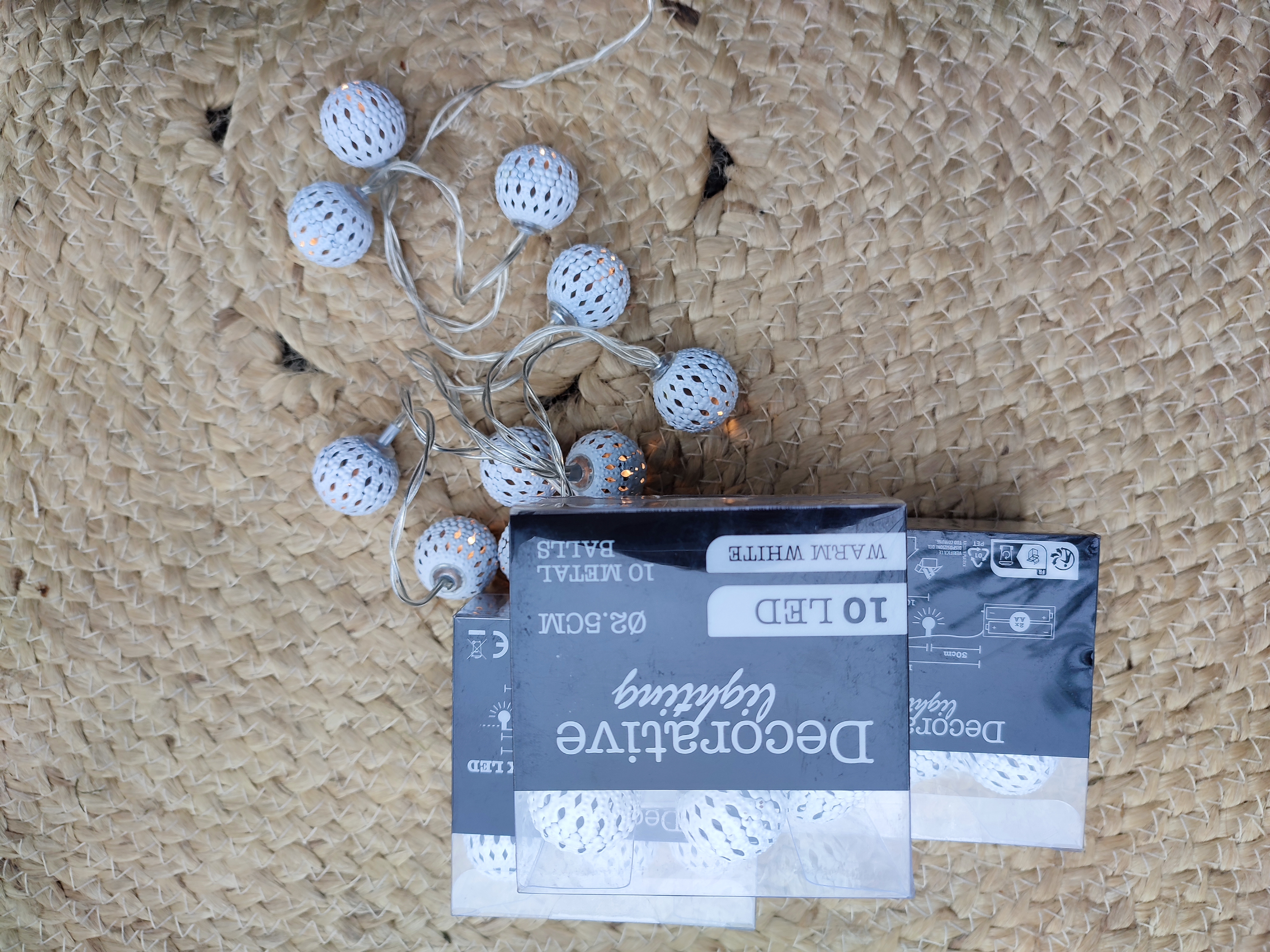 Guirlande boules blanches