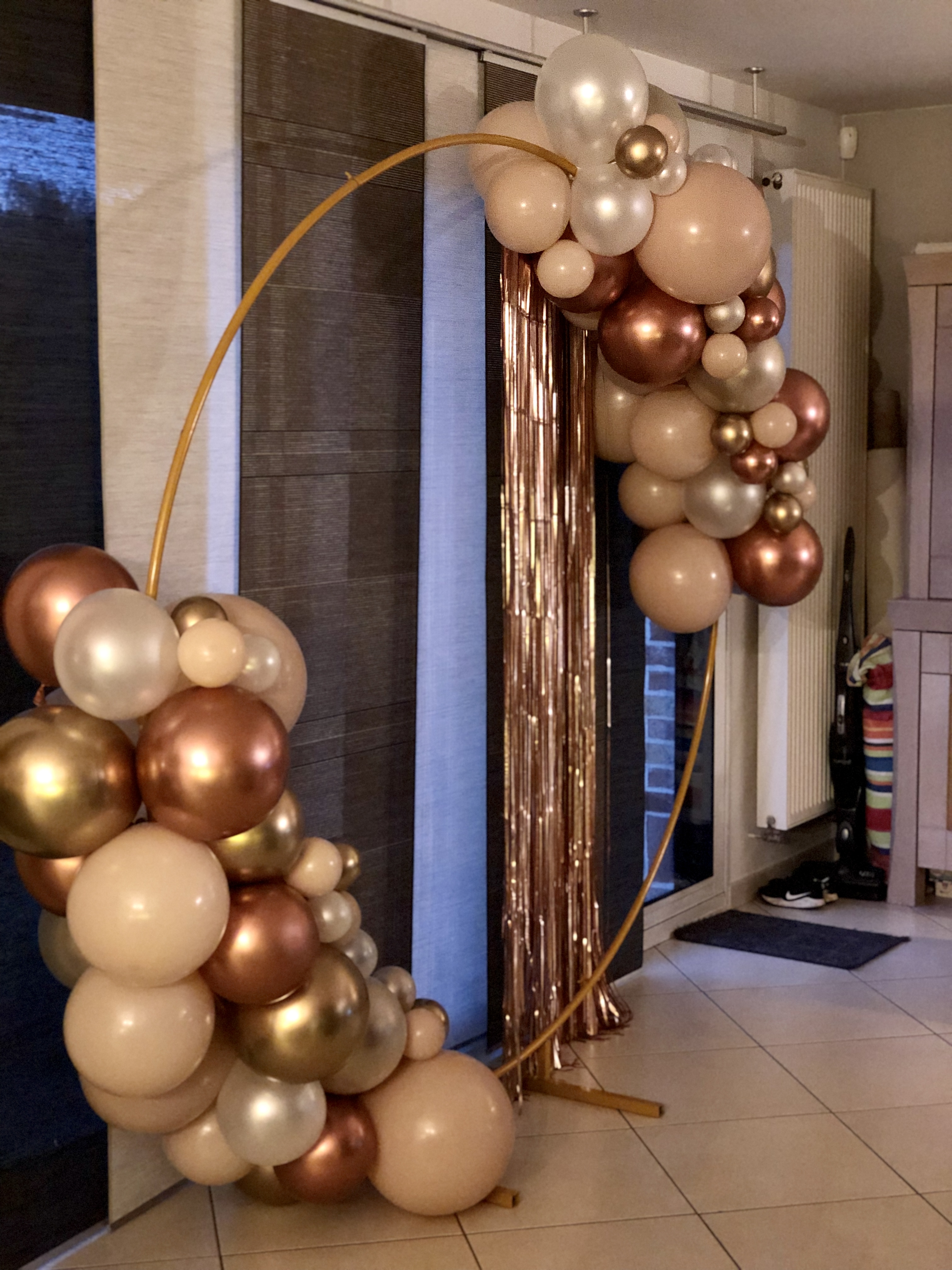 Arche en métal doré