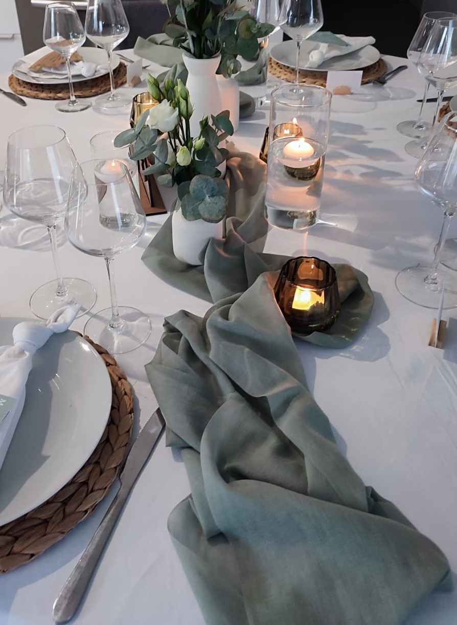 Chemin de table eucalyptus