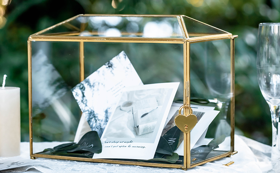 Urne en verre et métal