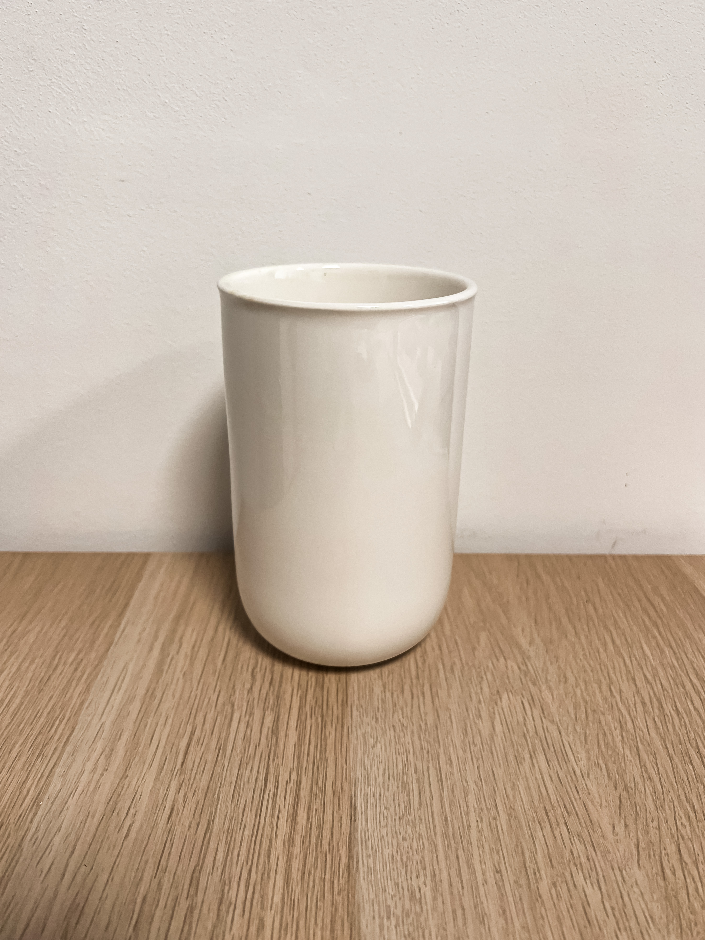 Vase blanc droit