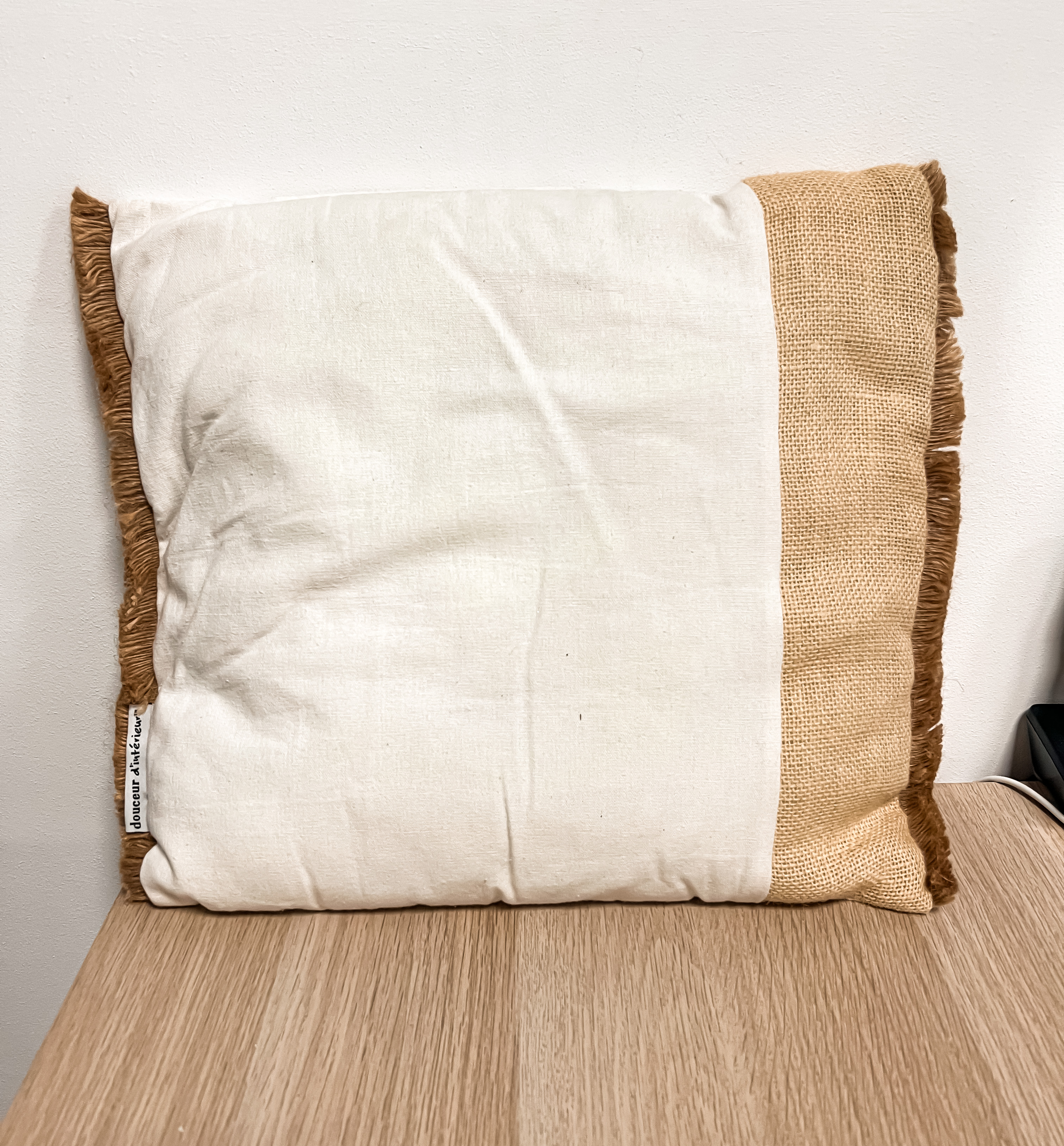 Coussin blanc franges