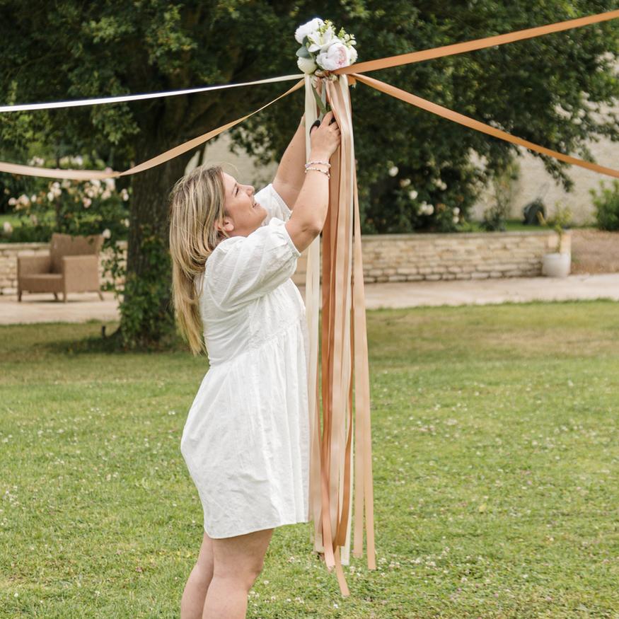 Jeu du Ruban Papier Satin Ivoire, Camel et Chocolat 2,5cmx3m - 14 Rubans et un Anneau en Bois