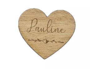 Porte prénom coeur en bois gravé