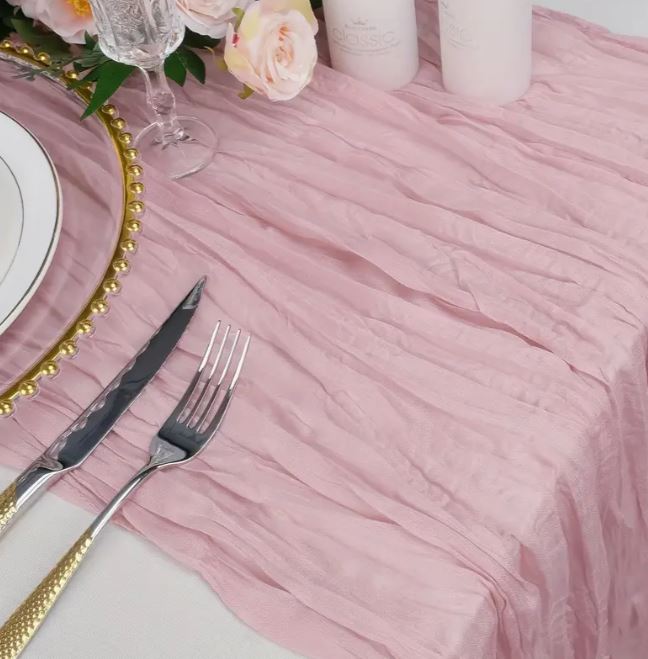 Chemin de table rose