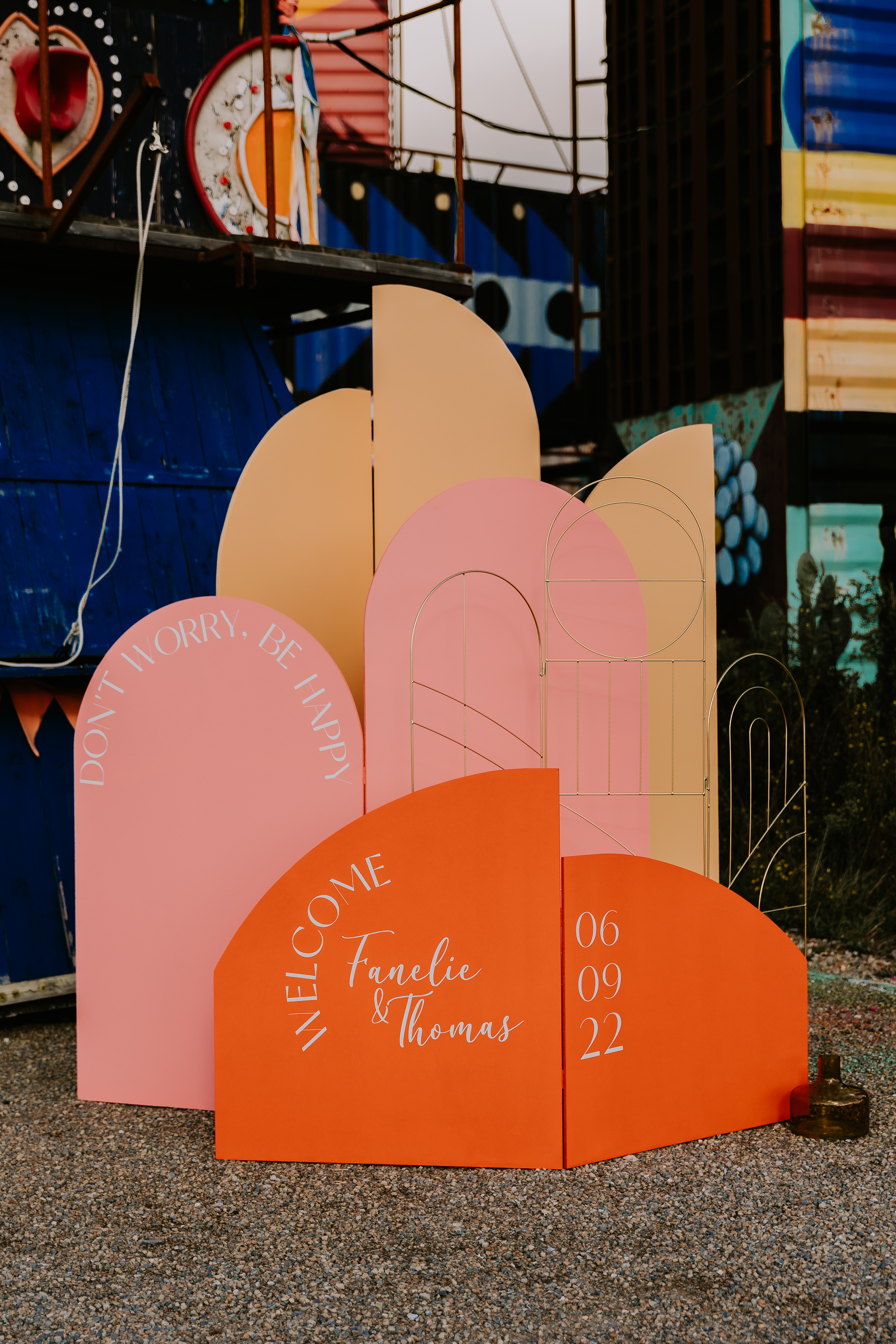 Paravent métal doré