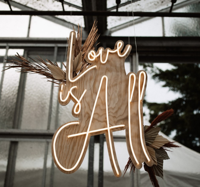 Néon LOVE IS ALL 100x60cm