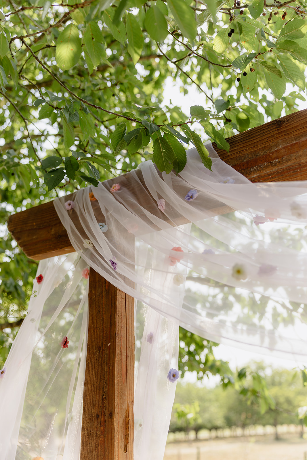 Drapé fleuri pour arche