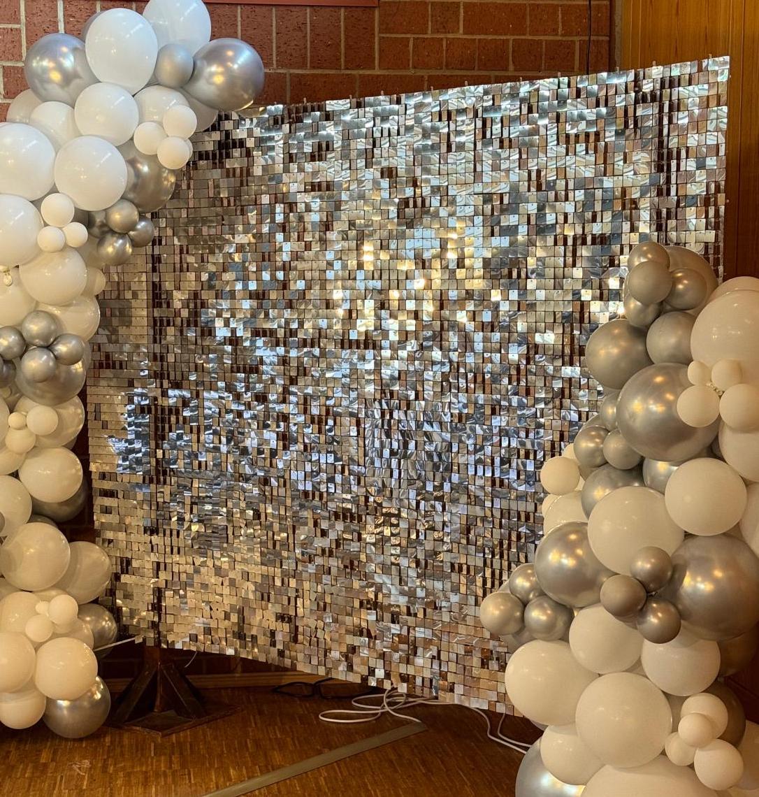 Mur sequins argentés