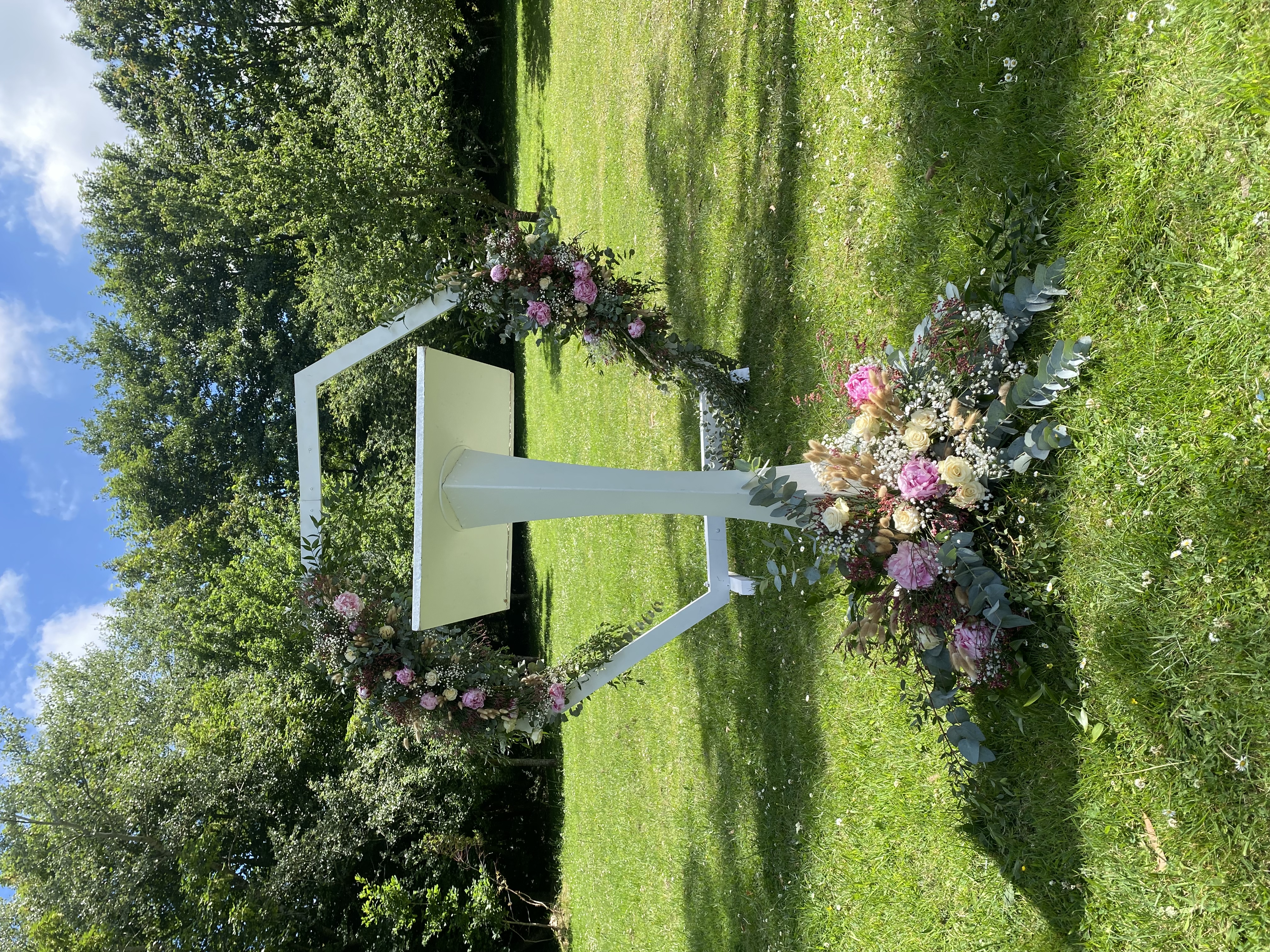 Arche hexagonale blanche