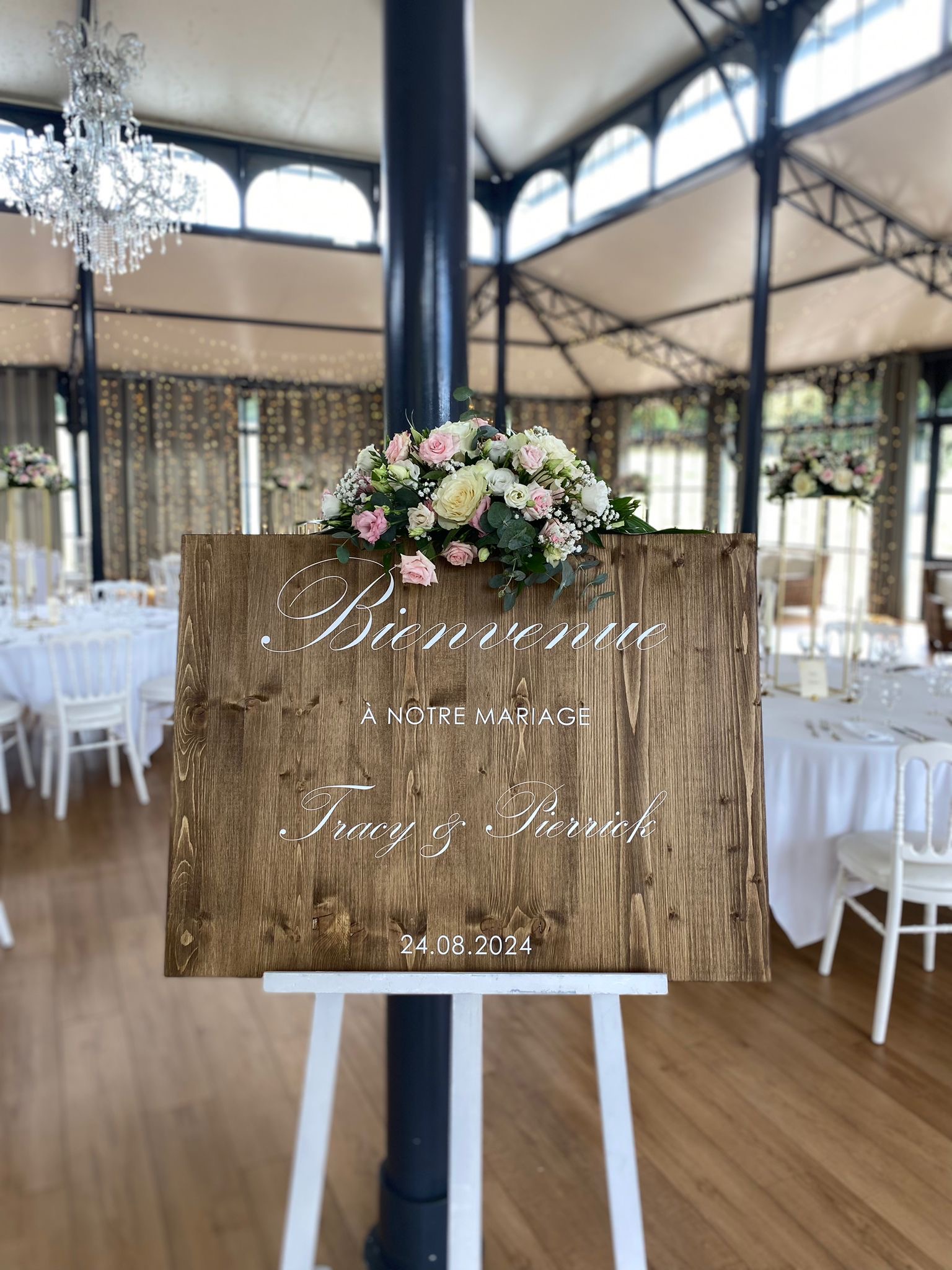 Panneau de bienvenue en bois