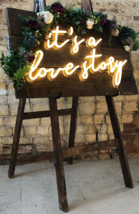 Néon IT'S A LOVE STORY